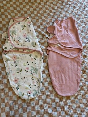 Set of 2 Baby Swaddle Wraps - Floral & Solid Pink